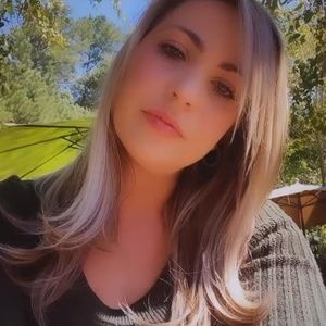 Meet your Posher, Hillary